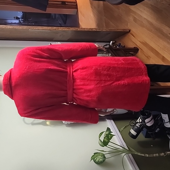 Robe - Picture 5 of 7